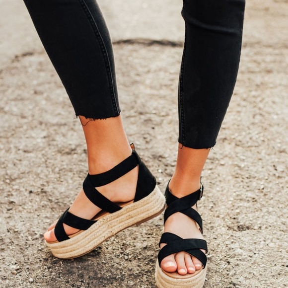 BLACK CRISS CROSS STRAPPY ESPADRILLES SANDALS - Picture 3 of 3